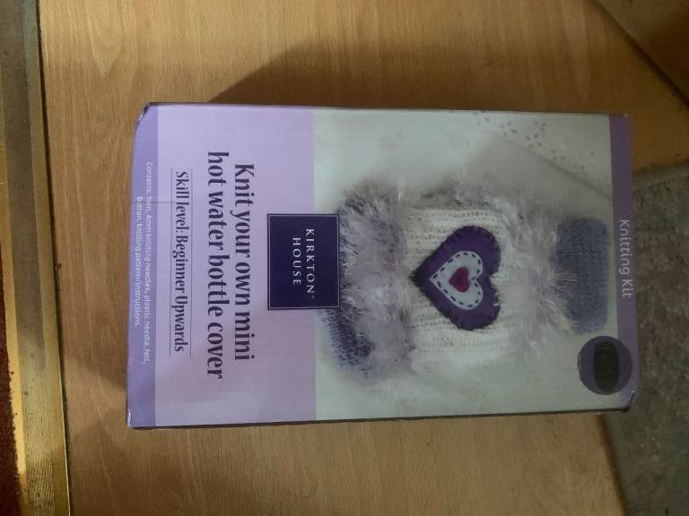 Complete Knitting kit, beginners upwards, make mini hot water bottle cover, unused