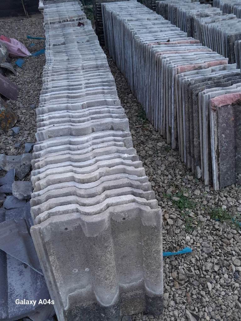 Concrete roof tiles