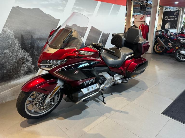 Honda GL 1800 Goldwing DCT Tour 2019 with 13,201 miles 