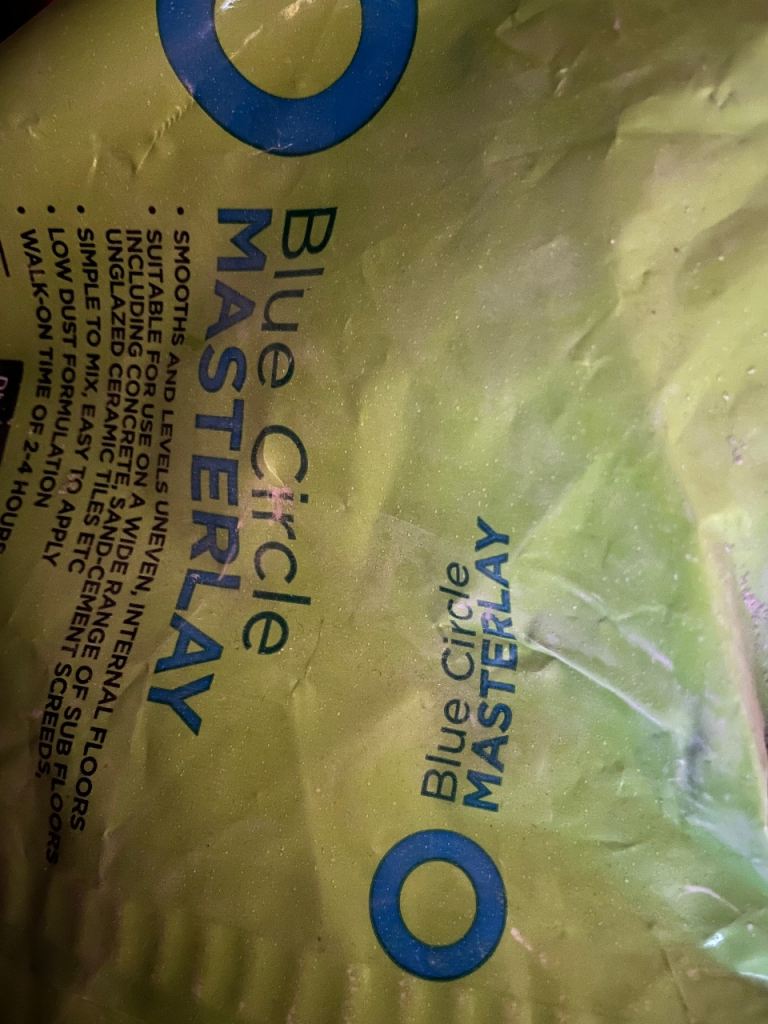 Floor levelling compound 