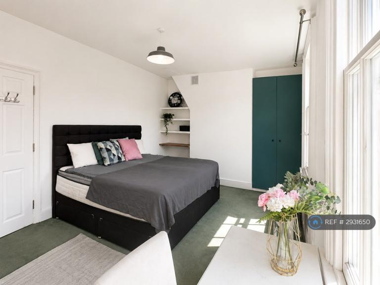 5 bedroom house in Albyn Road, London, SE8 (5 bed) (#2931650)