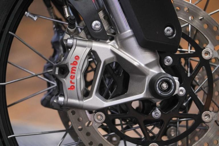 Triumph Tiger 1200 Rally Pro Adventure - Arrow End Can