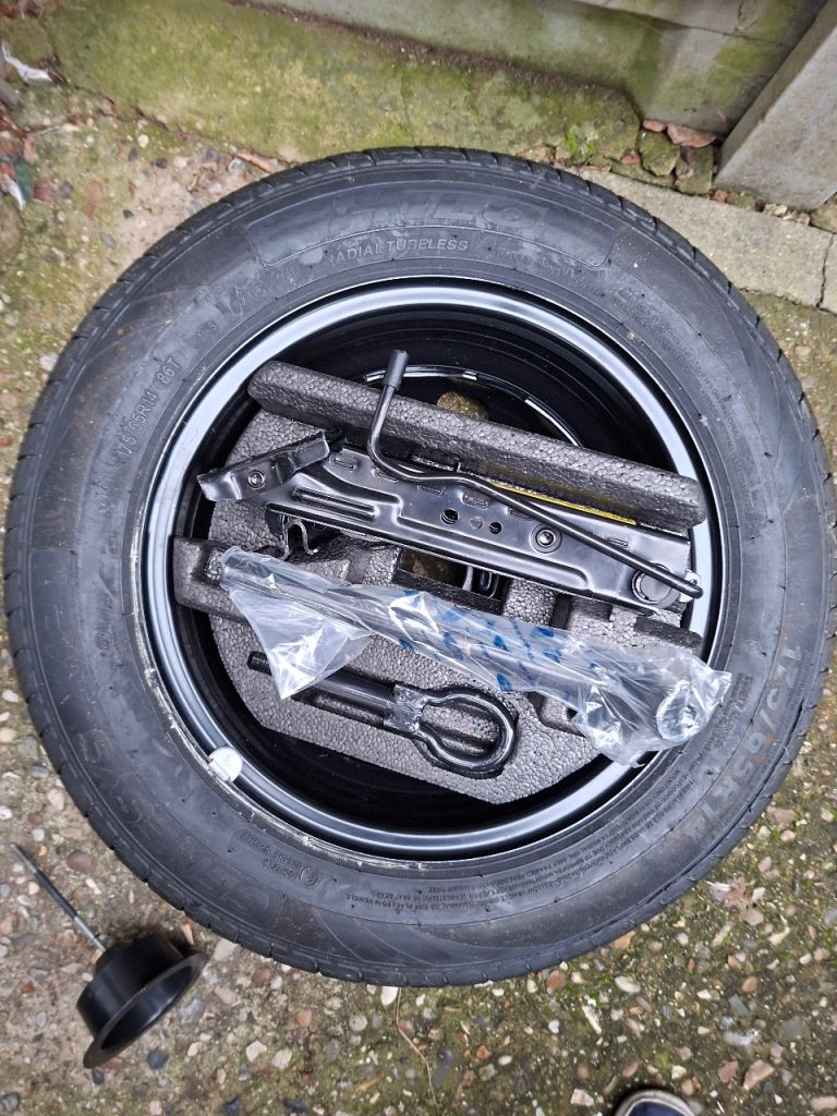 FORD FIESTA SPARE WHEEL 