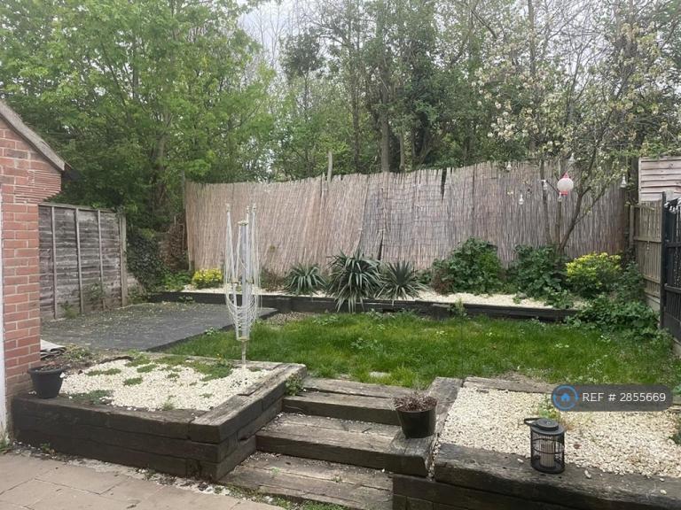 3 bedroom house in Grifon Road, Grays, RM16 (3 bed) (#2855669)