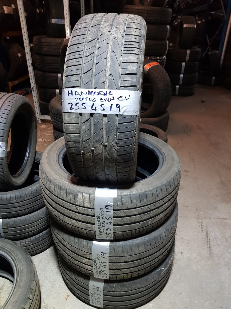 255 45 19 pirelli P rosso Matching set ONLY £200 fitted and balanced open 7 days a week