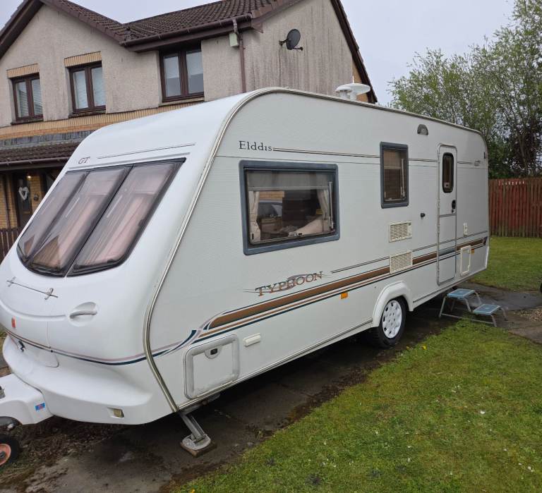 Elddis Typhoon GT 2001 