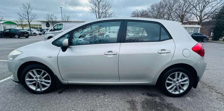 Toyota, AURIS, Hatchback, 2009, Manual, 1329 (cc), 5 doors