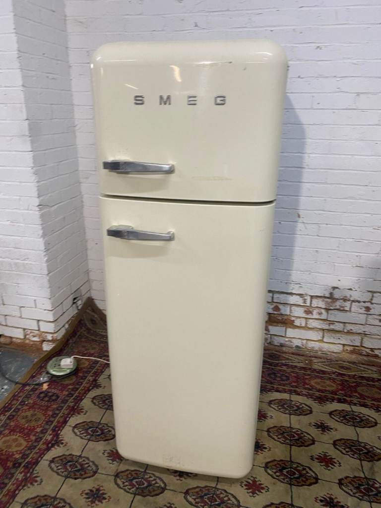 image for FREE DELIVERY Beautiful Top Brand SMEG Fridge & Freezer