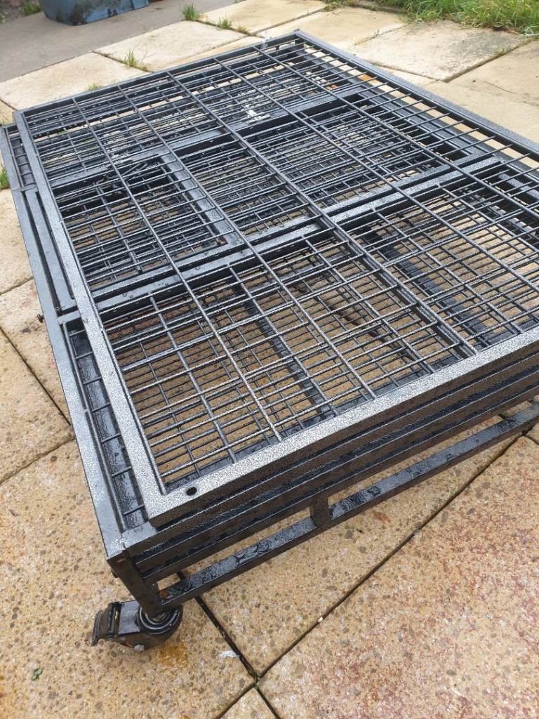 Xl dog cage pen on wheels