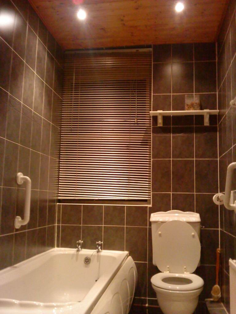 3 bedroom house Fully Furnished 1 Bathroom 1 Shower Wet Room to rent £1450.00pcm Great Location