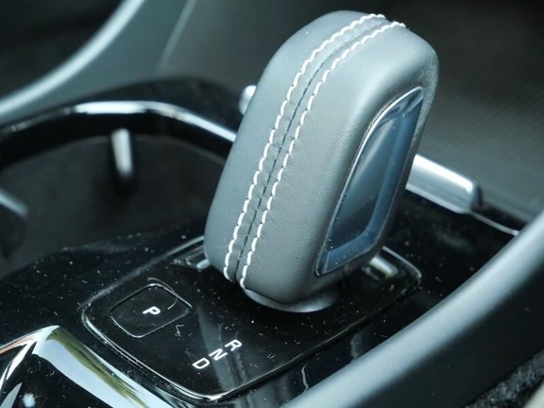 2020 Volvo XC40 1.5h T5 Twin Engine Recharge 10.7kWh R-Design Pro SUV 5dr Petrol Plug-in Hy SUV H...