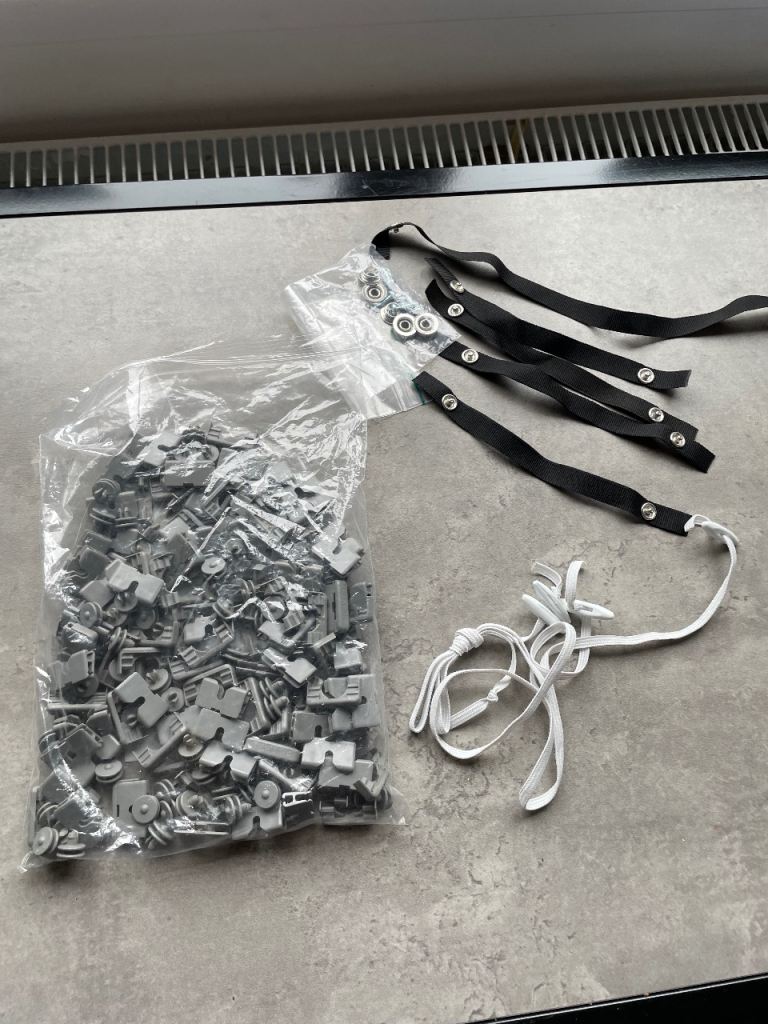 Awning curtain clips