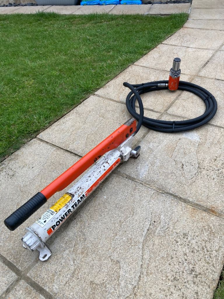 Powerteam p55 hand pump with powerteam ram