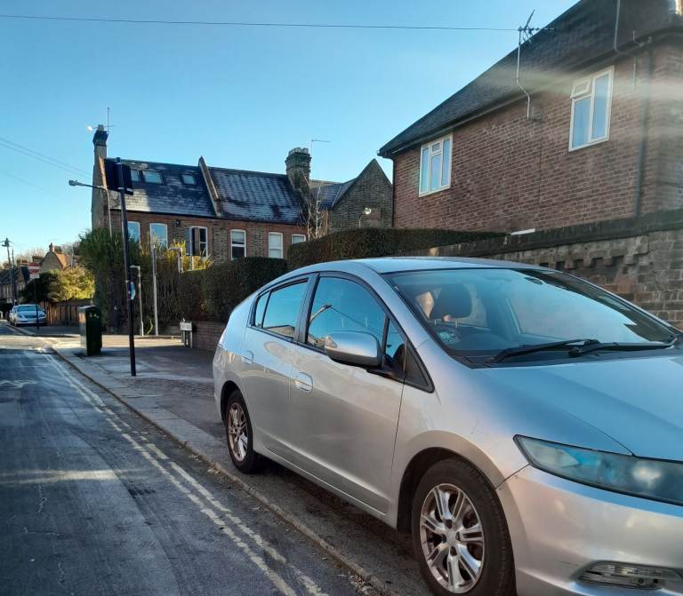 10 reg honda insight automatic hybrid and petrol ulze free 1 years mot £20 for 1 years road tax 