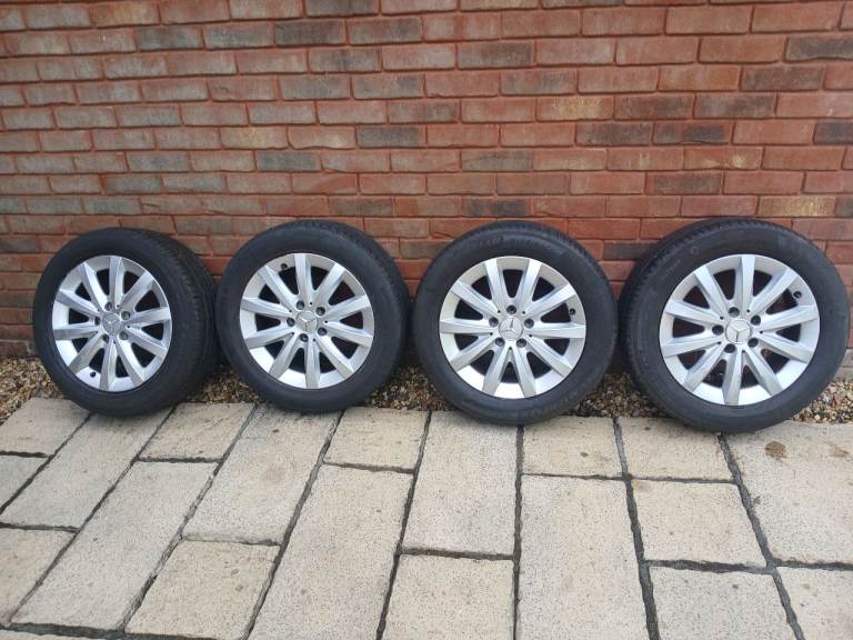 Mercedes Alloy Wheel with tyres 