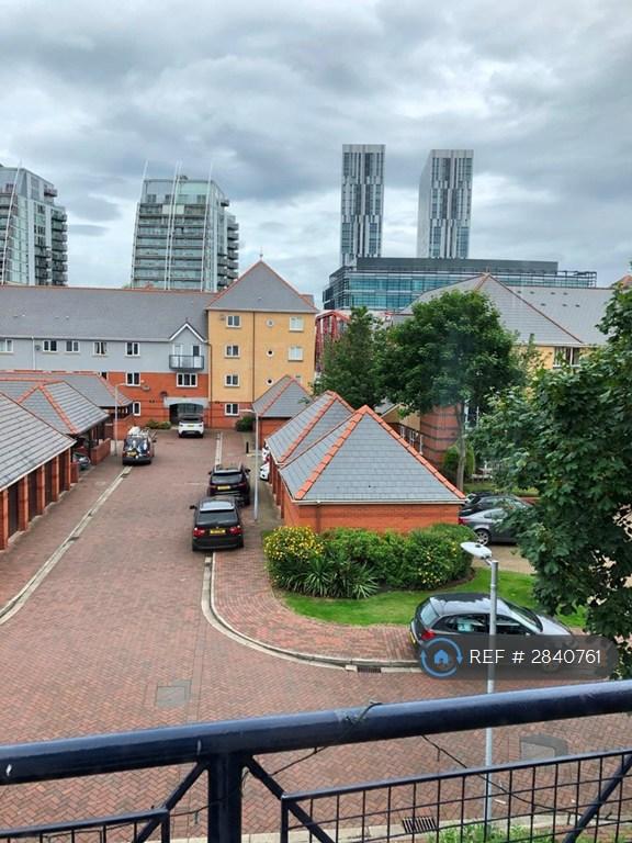 3 bedroom flat in Winnipeg Quay, Manchester, M50 (3 bed) (#2840761)