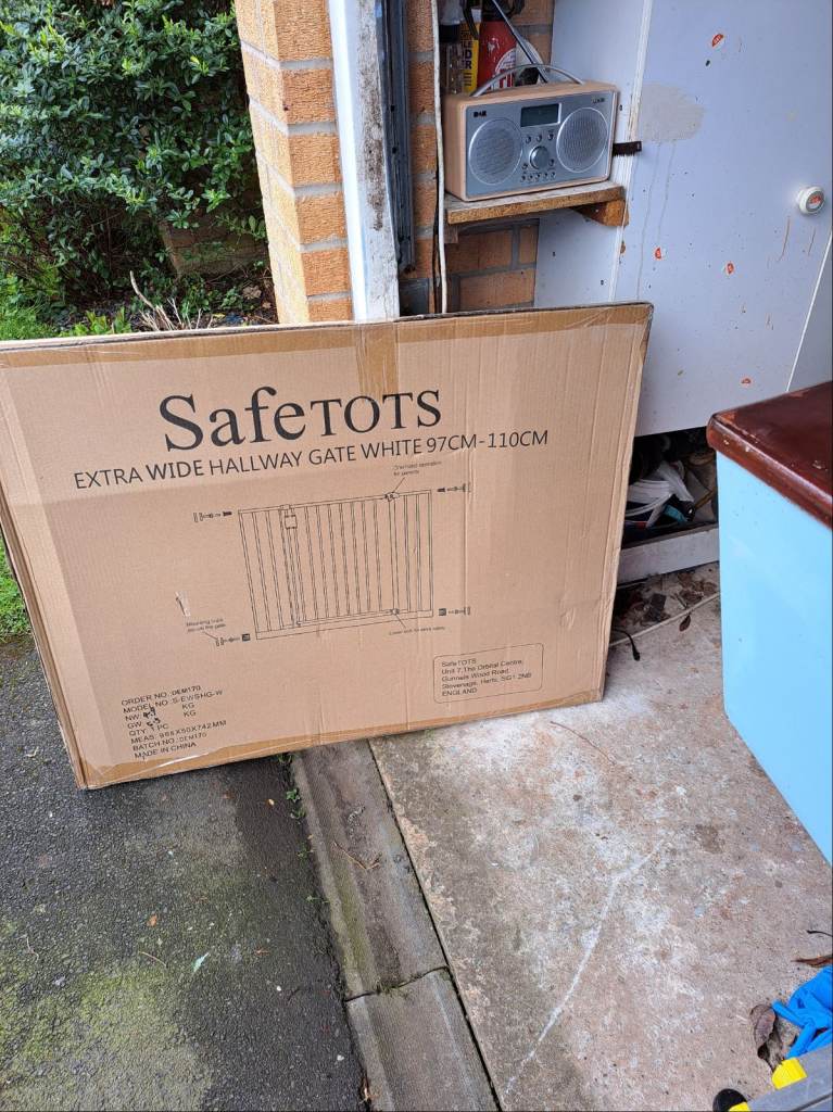 new safe-tots extra wide stairgate