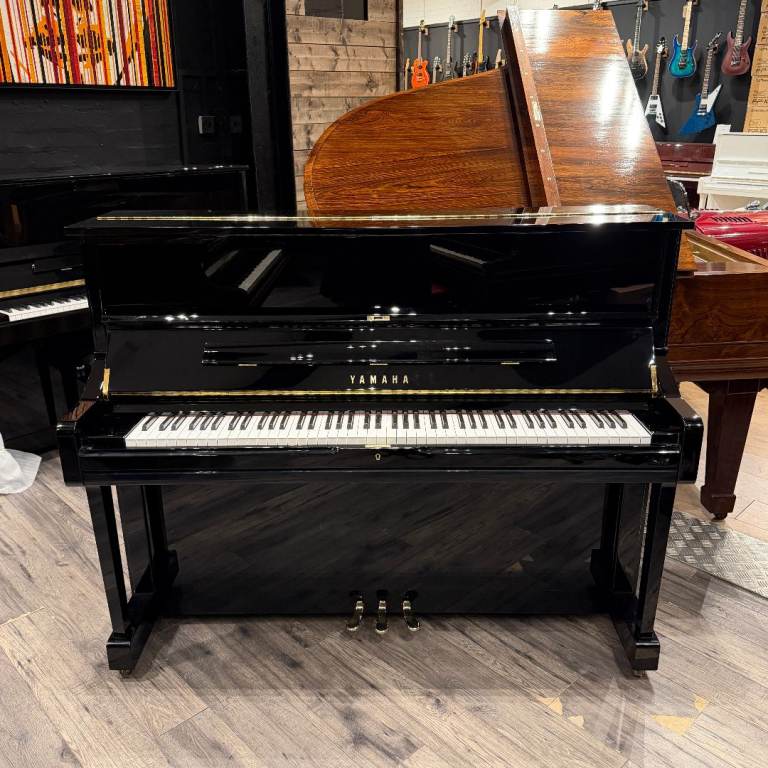 Yamaha U1 Upright Piano Black Polyester,  2005 | Sherwood Phoenix NG18