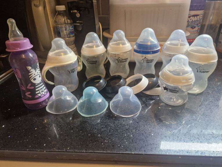 Tommee Tippee Baby Bottles and Teats Bundle – Good Condition