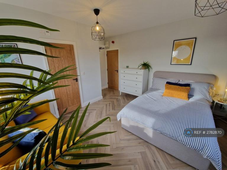 1 bedroom in Lee Gate, Rochdale, OL12 (#2782870)