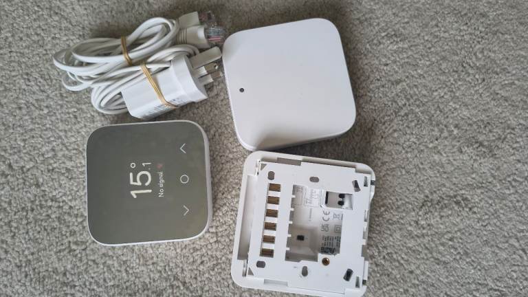 Hive mini thermostat,hub and receiver 