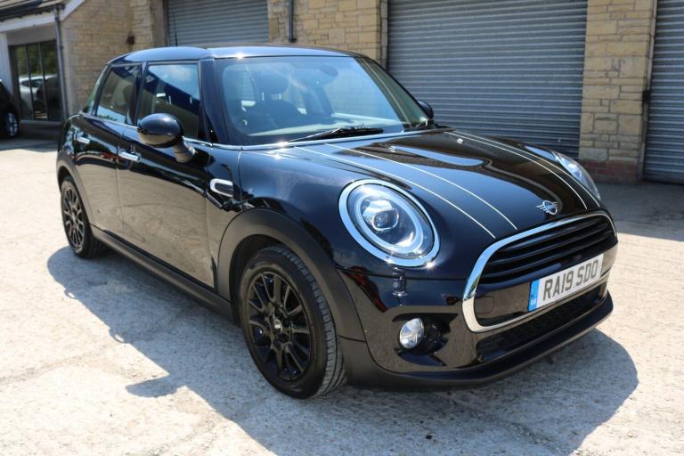 MINI Hatch 1.5 Cooper Classic Euro 6 (s/s) 5dr Petrol Manual
