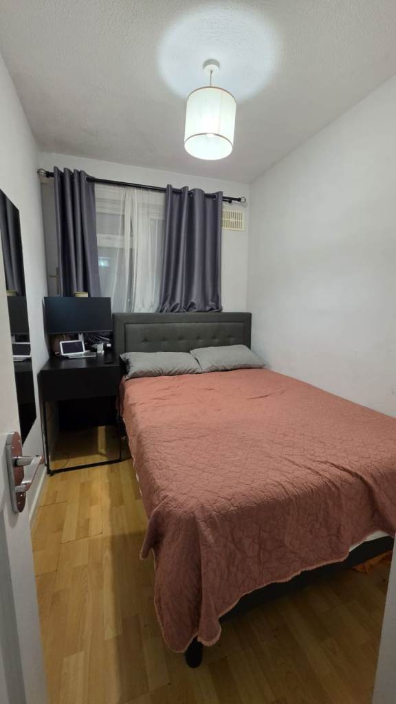 1 Single Box Room