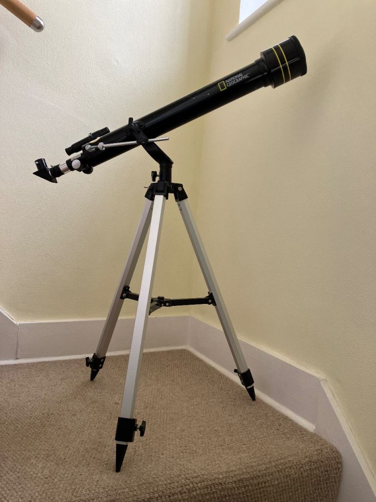 National Geographic Telescope with Tripod – Good Condition