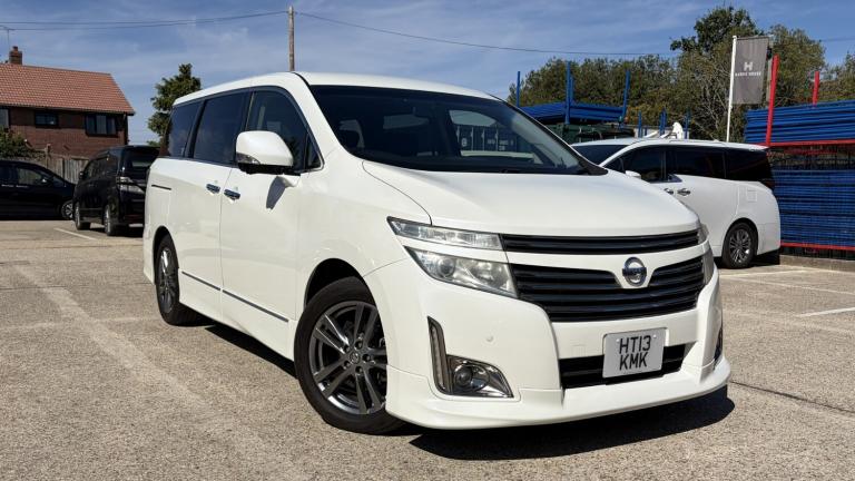 2013/13 White Nissan E52 Auto 2.5 Elgrand Highway Star 7 Seat ULEZ