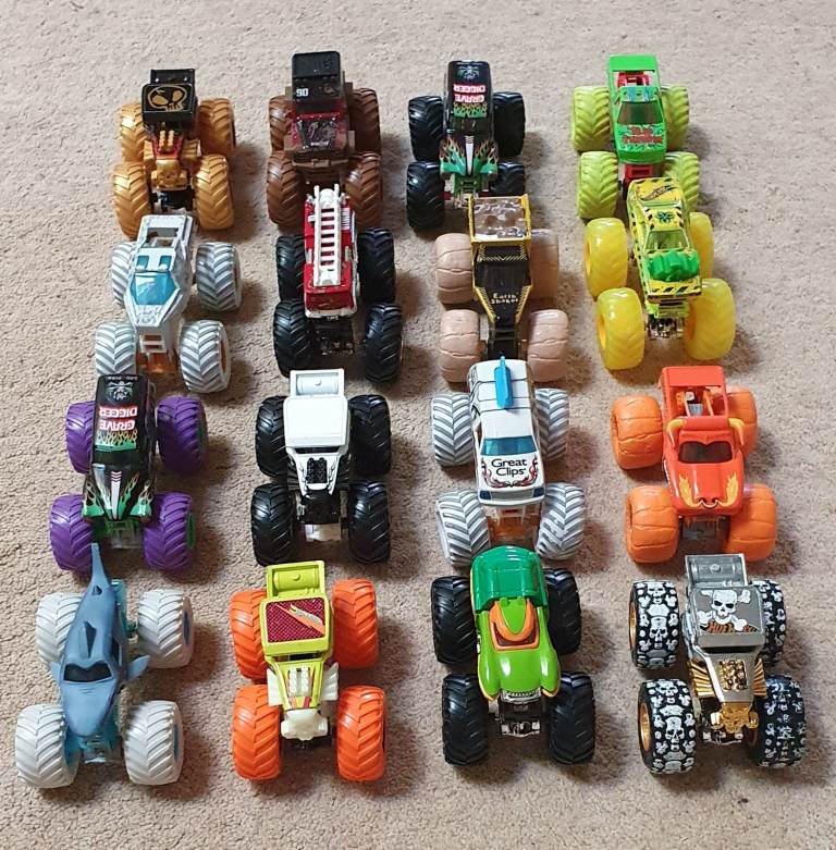 Monster truck bundle 1 64 hot wheels 