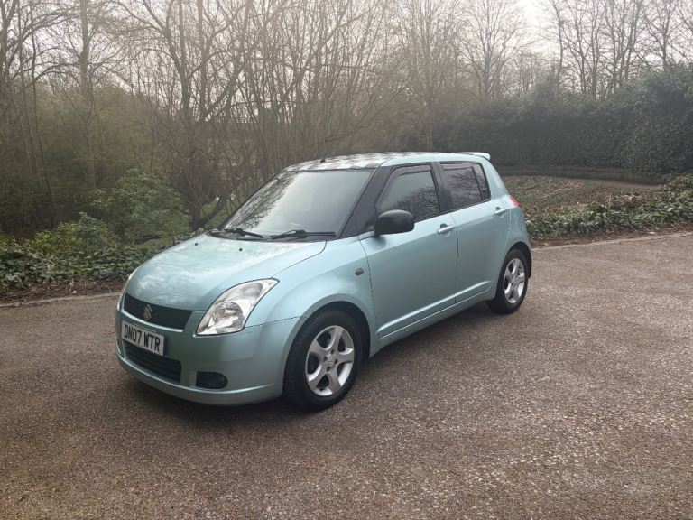 SUZUKI SWIFT AUTOMATIC LOW MILEAGE LIKE BRAND NEW