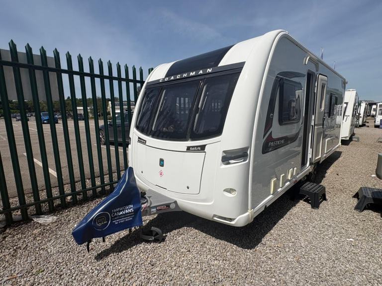 COACHMAN PASTICHE 565 - FIXED SINGLE BEDS + END WASHROOM + MOTORMOVER