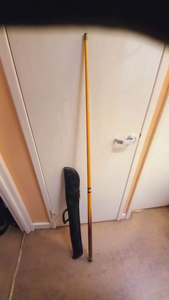 Maple Pool Cue With Brass Ferrules And Case In ExCon