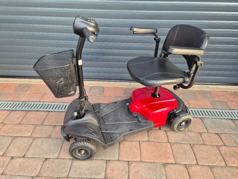 MOBILITY SCOOTER