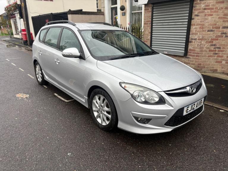 2012 Hyundai i30 1.6L Comfort CRDI Estate 5dr Diesel Manual Euro 5 (113 bhp) Estate Diesel Manual