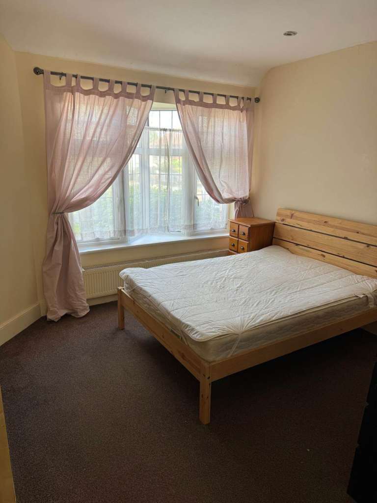 Double room to let Potters Bar