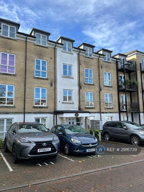 2 bedroom flat in Tudor Way, Knaphill, Woking, GU21 (2 bed) (#2916739)
