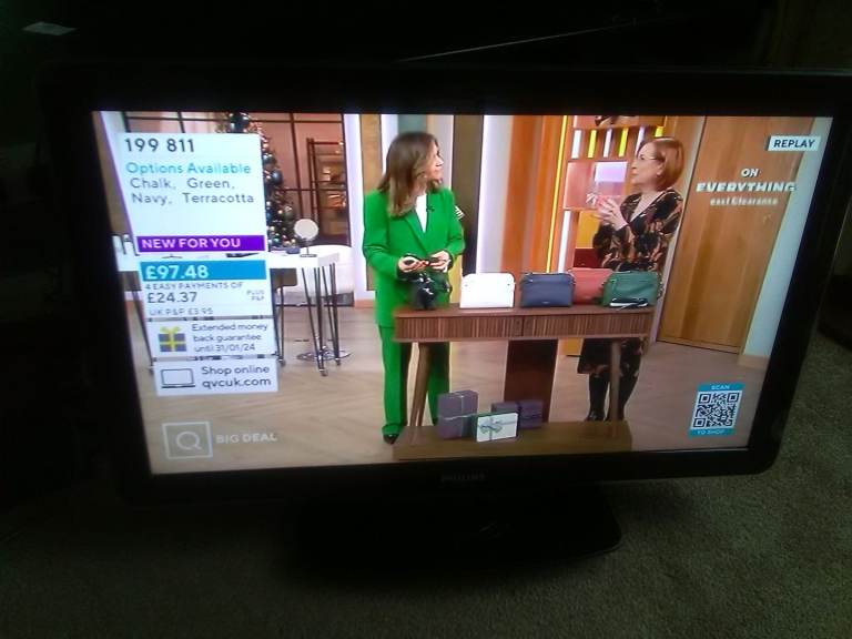 FERGUSON 32" FREEVIEW TV WITH REMOTE CONTROL 