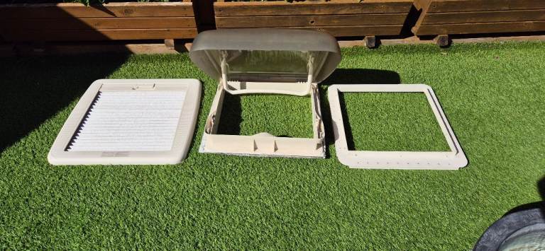 DOMETIC HEKI rooflight 400mm x 400mm for camper caravan motorhome boat.