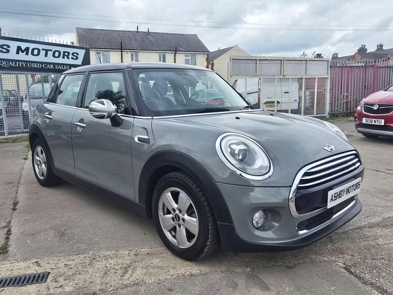 MINI Hatch 1.5 Cooper Auto Euro 6 (s/s) 5dr Petrol Automatic