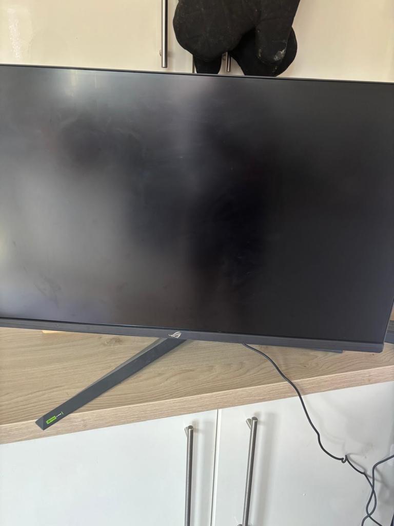  Asus ROG swift xg32uq 4k Gaming Monitor - Good Condition, G-SYNC Compatible