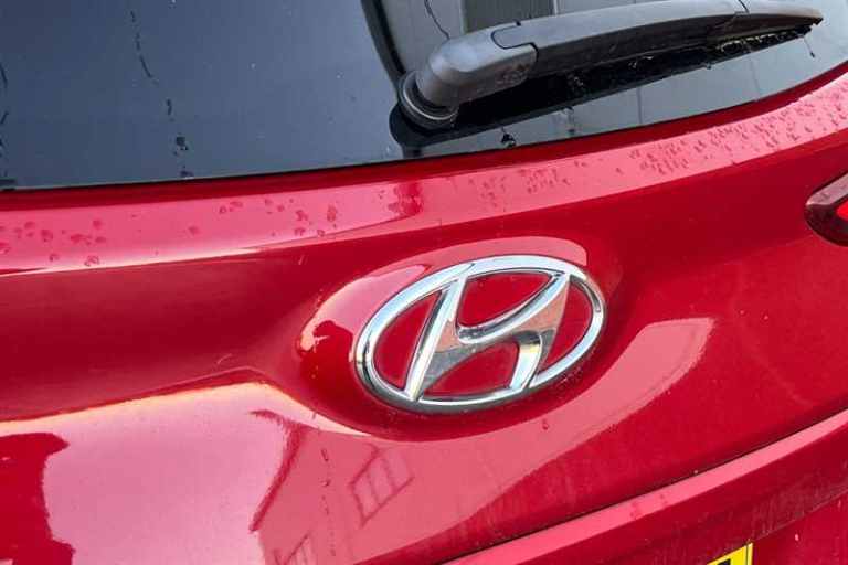 2022 Hyundai KONA 64kWh Premium SUV 5dr Electric Auto (10.5kW Charger) (204 ps) SUV Electric Auto...