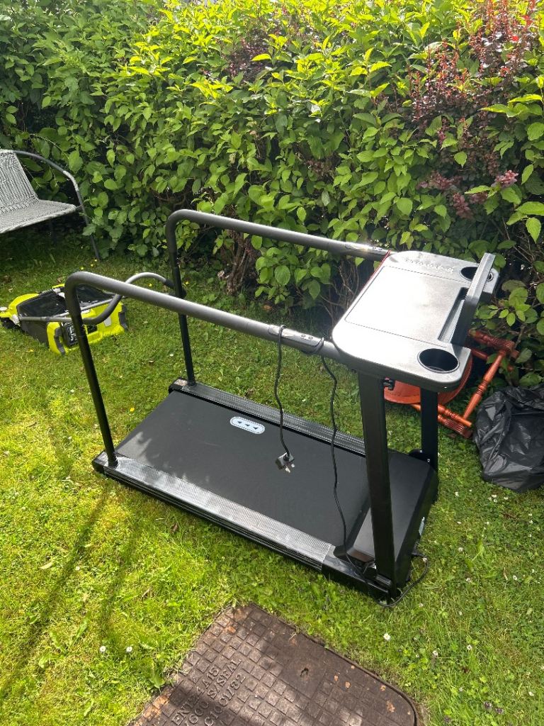 Folding treadmill. Never been used !