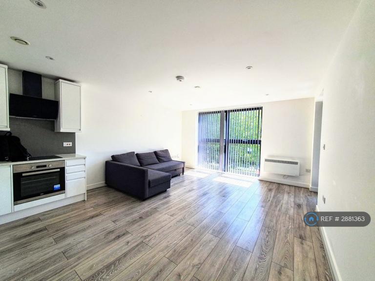 1 bedroom flat in Satchwell Road, London, E2 (1 bed) (#2881363)