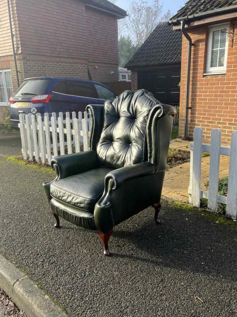 Lovely Dark Green Leather Chesterfield Queen Anne Wing Back Chair