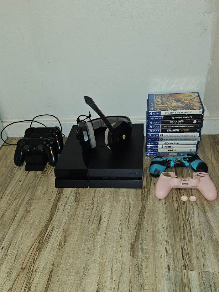 PS4 Console Bundle with Games, Controllers and Headset