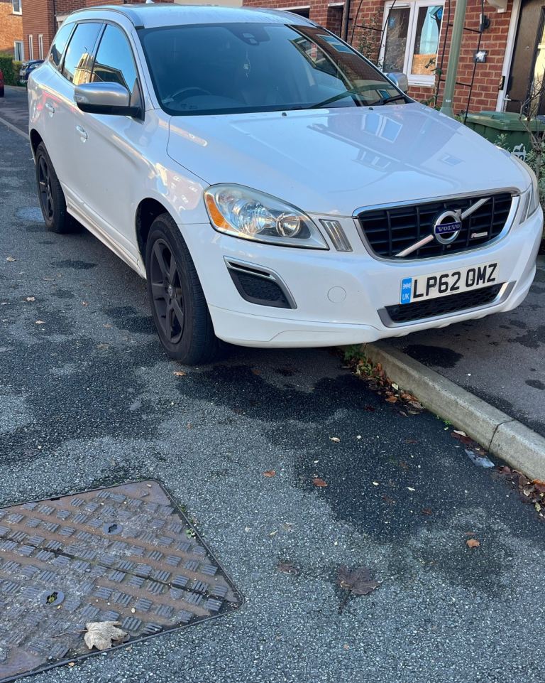 2013 Volvo, XC60 R-Design, D4, Semi-Auto, 