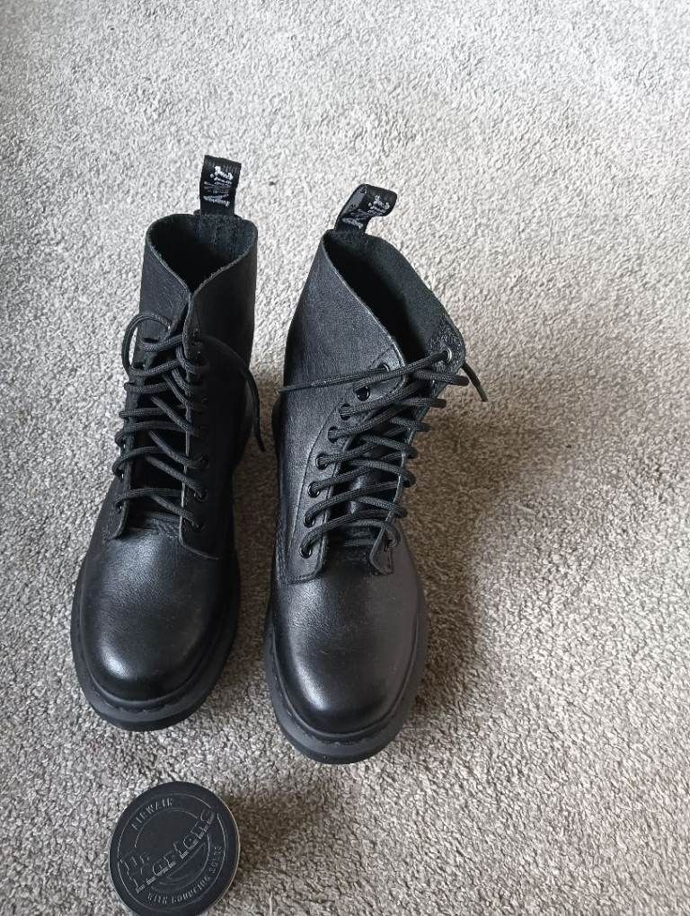 Dr Martens boots size 6.5