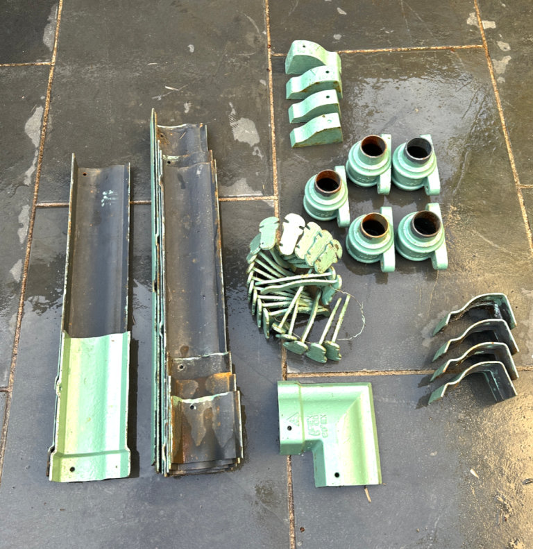 Various victorian ogee cast iron gutter/downpipe/brackets (see photo for prices) 
