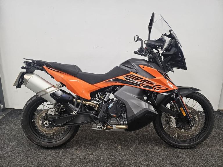 KTM 890 ADVENTURE ** READY TO GO - VERY LOW MILEAGE - MOT JAN 2027 **
